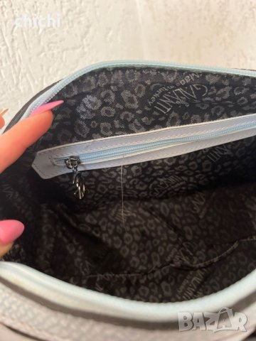 Дамска чанта, снимка 3 - Чанти - 40776239