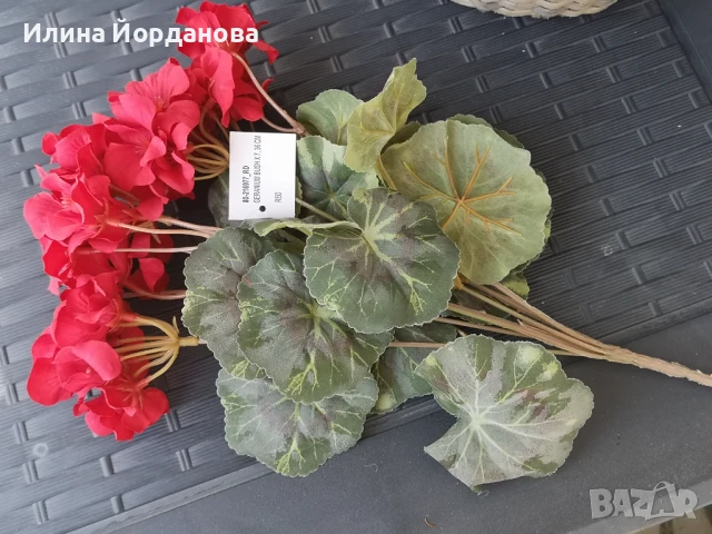 Изкуствено червено мушкато, снимка 7 - Изкуствени цветя - 51038398