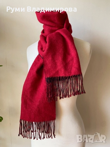 Червен/ черен шал, от 100 % baby alpaca/ мъжки шал, снимка 5 - Шалове - 48605873