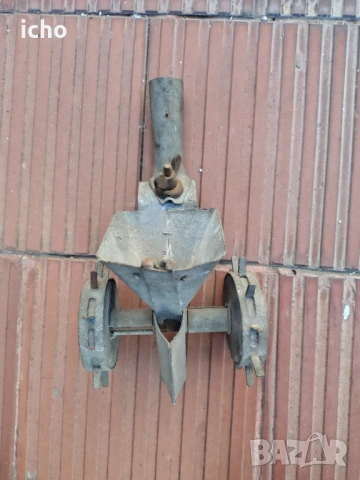 Стара ръчна сеялка, снимка 3 - Антикварни и старинни предмети - 53003914