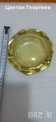 пепелник от кристално цветно стъкло