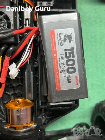 Hosim X 16 безчетков RC Cars 1:10 Високоскоростен 68+KM автомобил с дистанционно  4WD Off Road, снимка 9 - Коли, камиони, мотори, писти - 51116902