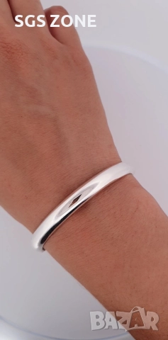 Класическа голяма твърда гривна, снимка 2 - Гривни - 52904198