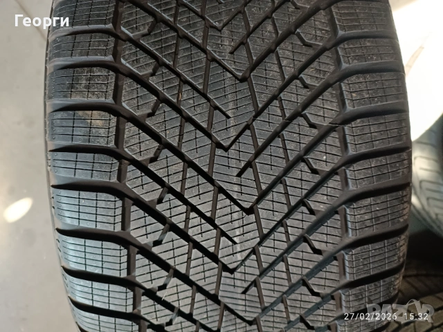 2бр.зимни гуми 295/35/21 Pirelli