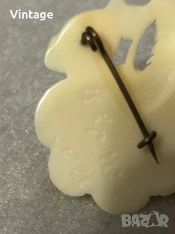 Антикварна  съветска брошка от кост на морж , снимка 4 - Антикварни и старинни предмети - 53668684