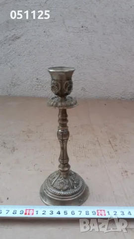 масивен дебело посребрен свещник 