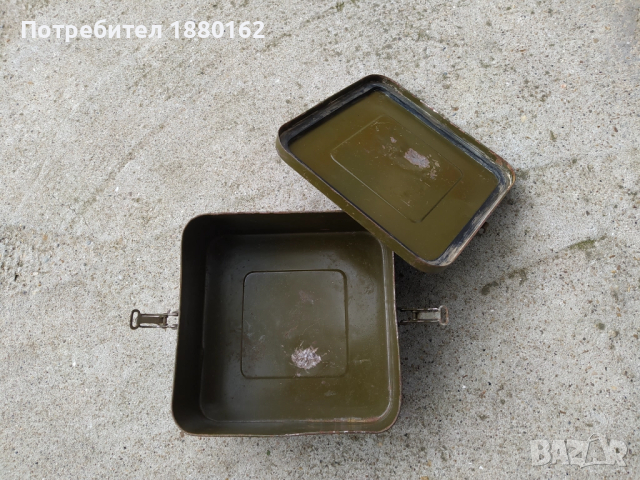 Стара военна метална кутия 