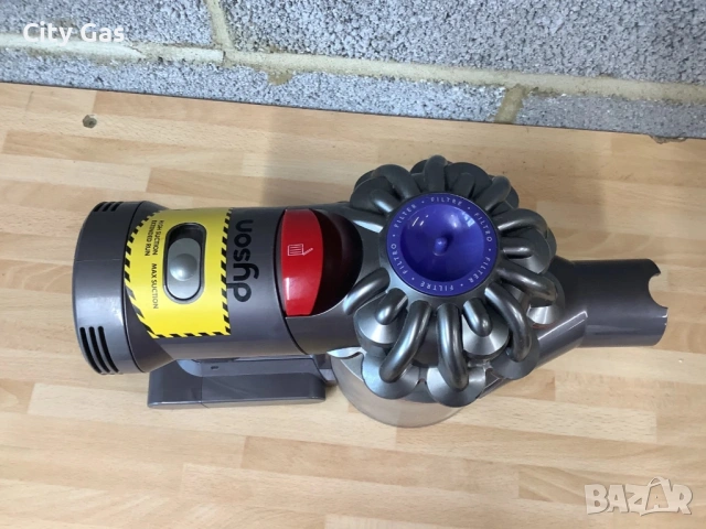 Вертикална прахосмукачка Dyson V7 animal, снимка 5 - Прахосмукачки - 53423179
