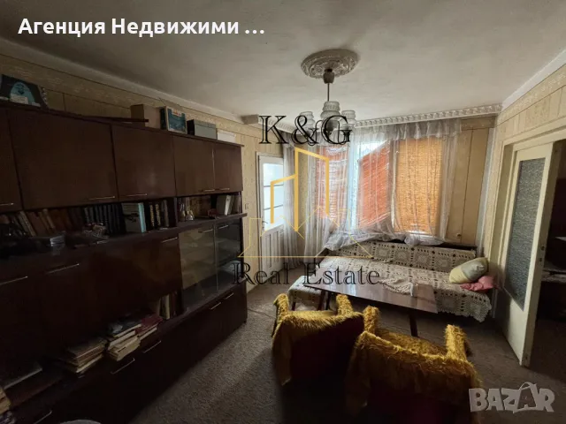 Двуетажна къща в с. Гецово, снимка 2 - Къщи - 49821969