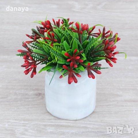 3486 Изкуствено цвете в бяла керамична кашпа, 12 см, снимка 5 - Изкуствени цветя - 39585470