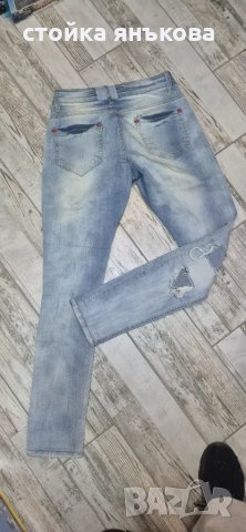 Продавам накъсани дамски светли дънки, снимка 5 - Дънки - 50202188