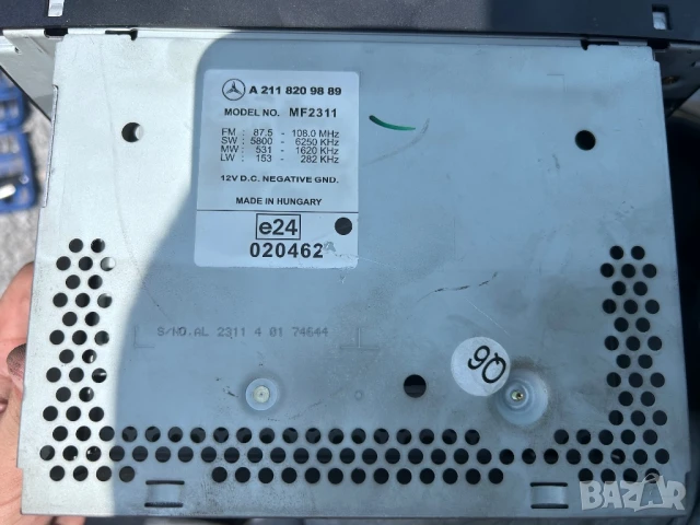 A2118209889 Радио за Мерцедес Е класа W211 Модел 2002 2003 2004 2005 2006 , снимка 2 - Части - 50575101