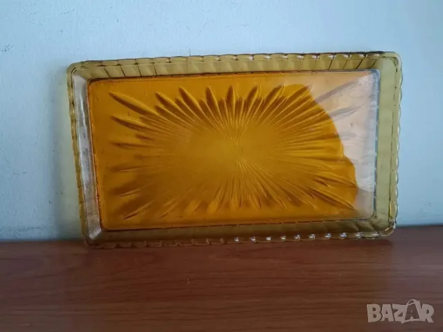 Сервиз цветно стъкло ретро, снимка 2 - Антикварни и старинни предмети - 51888578