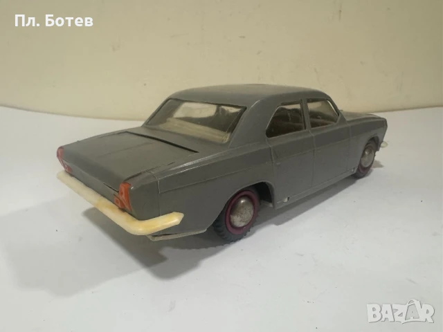 Стара пластмасова количка Волга, снимка 9 - Антикварни и старинни предмети - 51406138