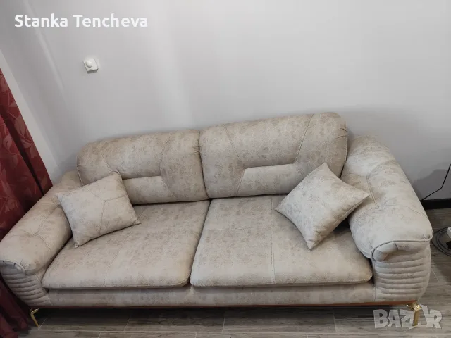 Продавам нов диван 