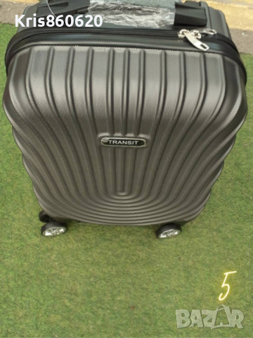 Стилен куфар с колелца за ръчен багаж с твърдо покритие 40/30/20см, снимка 5 - Куфари - 44783787