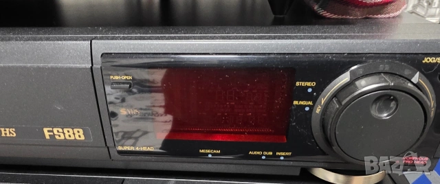 Продавам видео Panasonic NV-FS 88 S-VHS