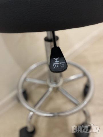 Козметична табуретка с колелца / Козметичен стол , снимка 8 - Фризьорски столове - 39676449