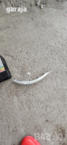 Мигач в огледало vw toaureg фейслифт , снимка 2 - Аксесоари и консумативи - 50754398