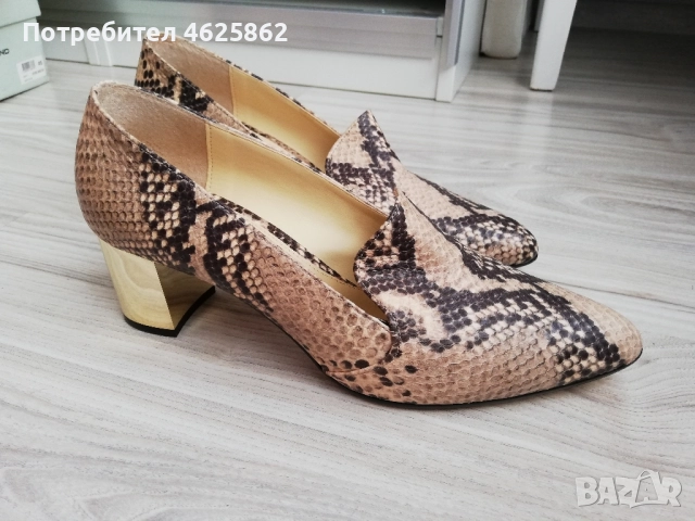 нови официални обувки Bata - змийска имитация, златен ток 40 номер