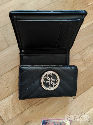 Черно портмоне Guess. Има забележки, снимани са. Затова е на тази цена., снимка 4 - Портфейли, портмонета - 50893578