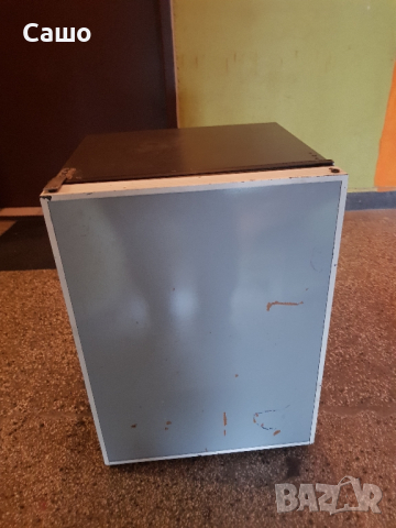хладилник малък компресорен 12 в., снимка 1 - Хладилници - 44784466