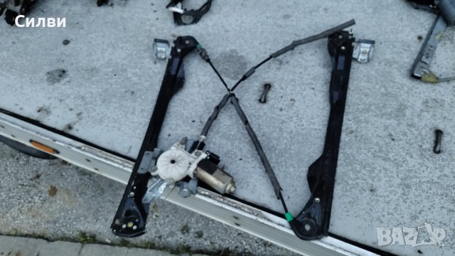 Преден десен пасажерски стъклоповдигач за Форд Фокус 1 от Ford Focus I машинка моторче, снимка 1