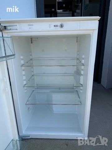 Малък хладилник Миеле за вграждане, снимка 8 - Хладилници - 53703445