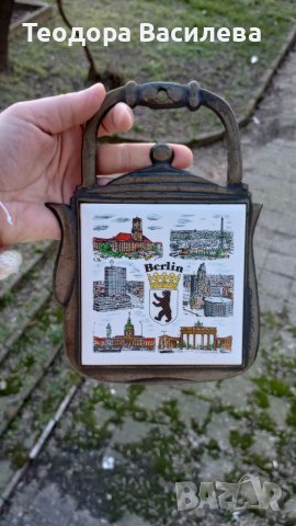 Метална подложка с порцеланова плочка , снимка 2 - Антикварни и старинни предмети - 33554572