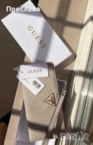 Дамско портмоне Guess