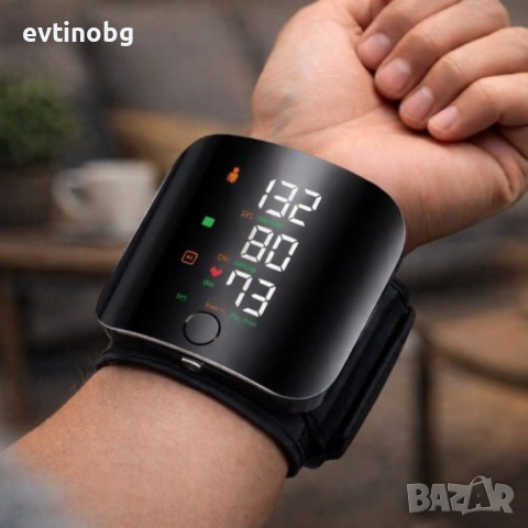 Преносим дигитален апарат за кръвно налягане за китка с LCD дисплей и памет