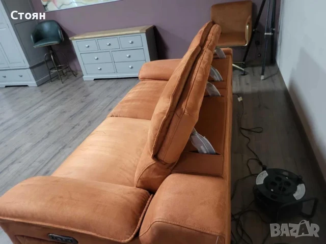 Оранжев диван от плат тройка с електрически релаксиращ механизъм, снимка 4 - Дивани и мека мебел - 50886509