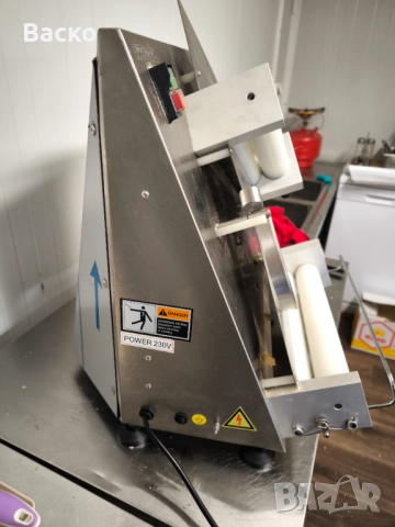 Машина за разточване на тесто за пици, снимка 3 - Оборудване за магазин - 52924691