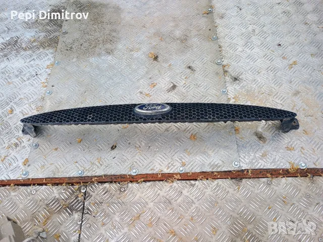 Решетка преден капак Ford Escort VII Estate (01.1995 - 02.1999), снимка 2 - Части - 50418947