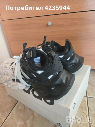 Adidas оригинални маратонки , снимка 5 - Маратонки - 53870096