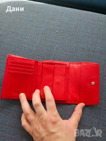 Чисто НОВО дамско портмоне Rossi от естествена кожа, ярко червено, снимка 3 - Портфейли, портмонета - 53700050