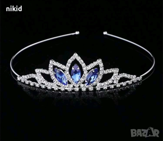 фина сребриста корона венец диадема със сини камъчета тиара дамска детска