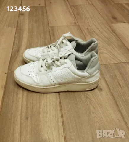 Бели кецки, Маратонки Н&М кецове