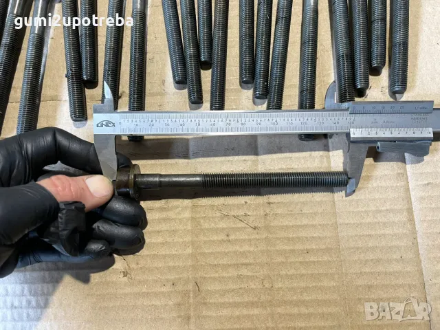 Болт Цилиндрова Глава Porsche Cayenne 957 4,8 V8, снимка 2 - Части - 49863529