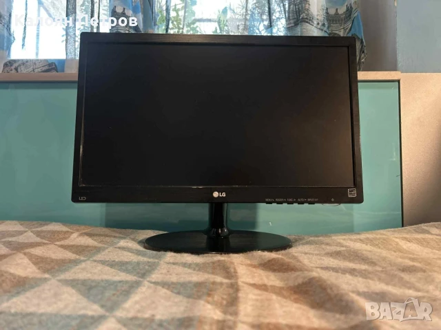 Монитор LG Flatron E2242C-BN, снимка 2 - Монитори - 51290536