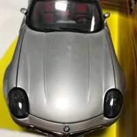 Рядък модел метална колекционерска количка BMW Z8 1:18 NEW, снимка 3 - Колекции - 41597820