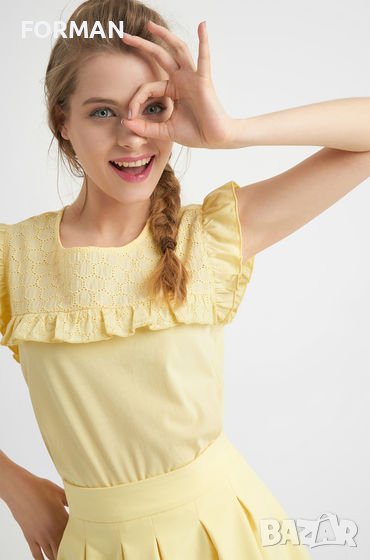 Блуза с къдрички и дантела в нежен жълт цвят, снимка 1