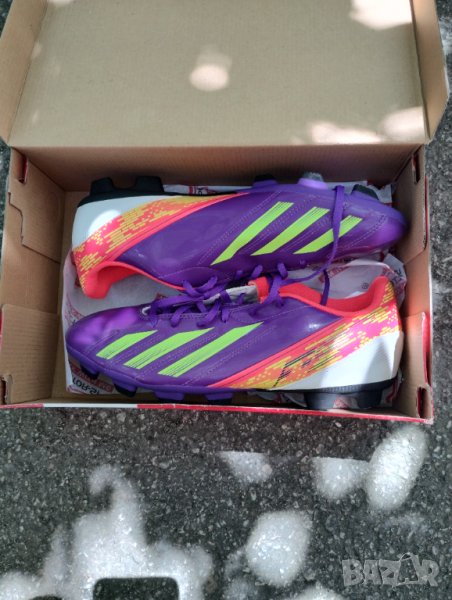 Футболни обувки,калеври.Оригинални.Нови., снимка 1