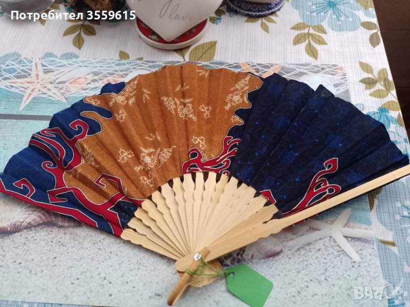 оригинално ветрило от Виетнам, изработено от дърво и плат, снимка 1