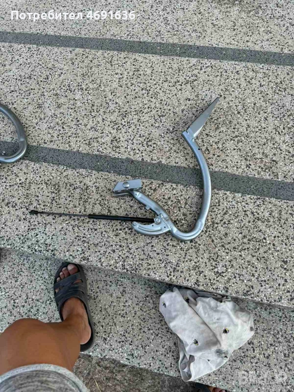 Комплект лява панта на заден капак на Ауди Audi A8 H4 D4 само за 50лв. 4h0827299е 4h0827551b, 50 лв , снимка 1