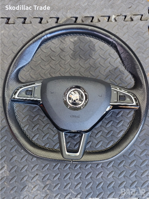 Оригинален кожен волан с пера и подгрев за Шкода/Skoda , снимка 1