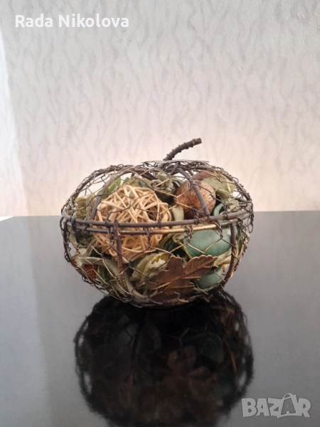 Желязна саксия със изсушени цветя , снимка 1