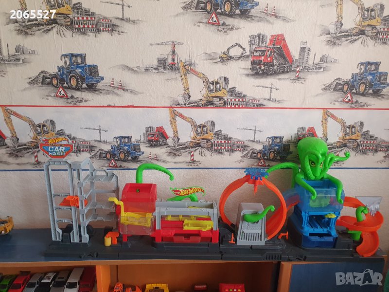 Автомивка хотуилс и паркинг-писта, снимка 1