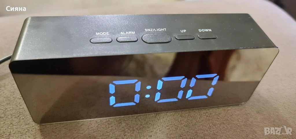 Настолен огледален LED часовник, снимка 1
