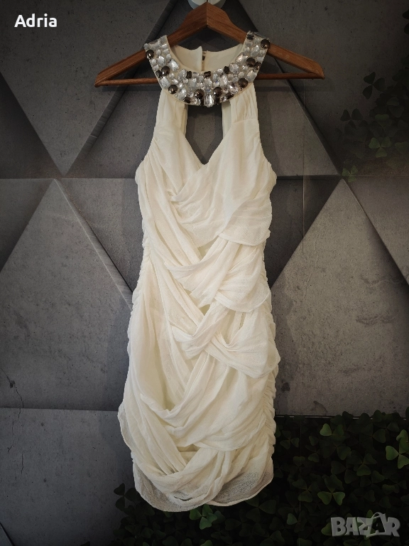 Бяла рокля с камъчета/XS, снимка 1